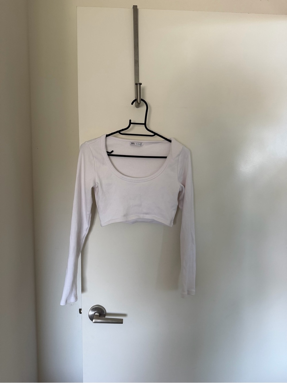 Zara White Long-Sleeve Scoop Neck Crop Top